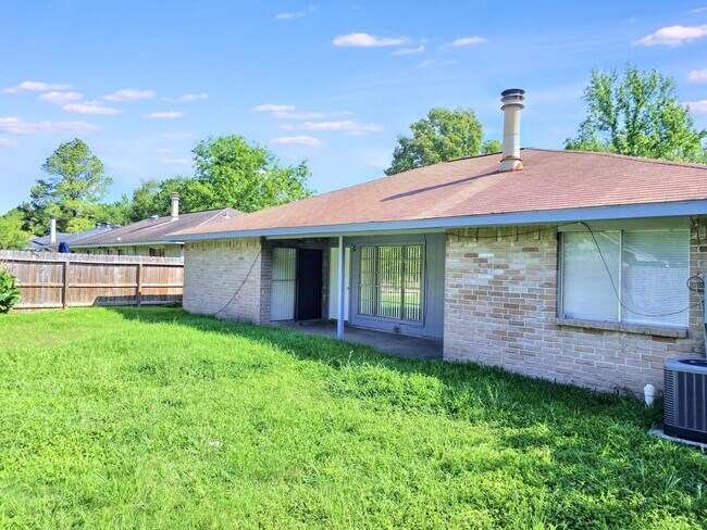 Building Photo - 14227 Blue Falls Dr