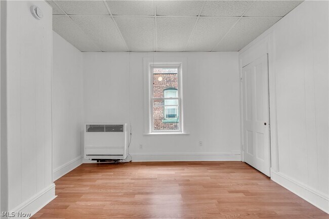 Building Photo - 2113 Halstead Ave