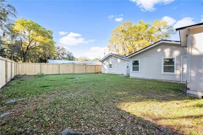 Building Photo - 920 Johnston St