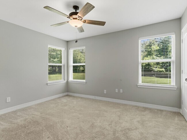 Building Photo - 165 Morris Dr