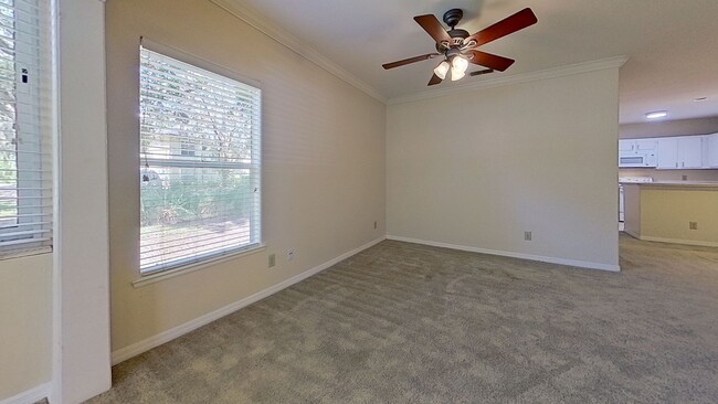 Building Photo - Jacksonville Beach Condo Available!!!!