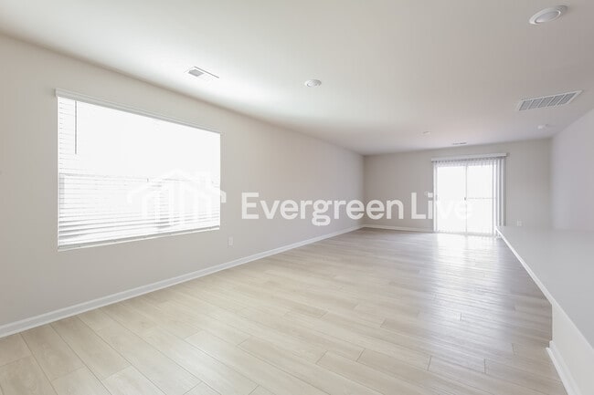 Building Photo - now