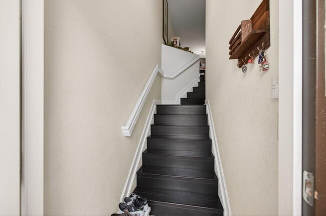 Building Photo - 321 Bayfront Dr