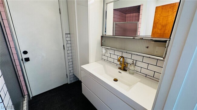 Building Photo - 2905 Mason Ave