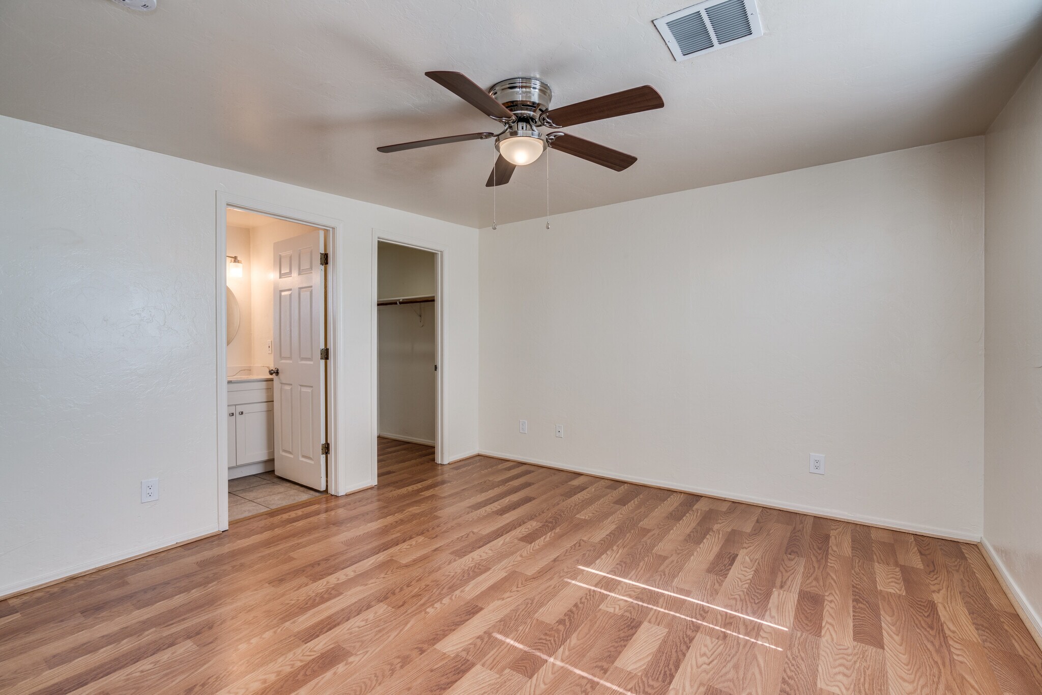 Master Bedroom - 3138 E Adams St