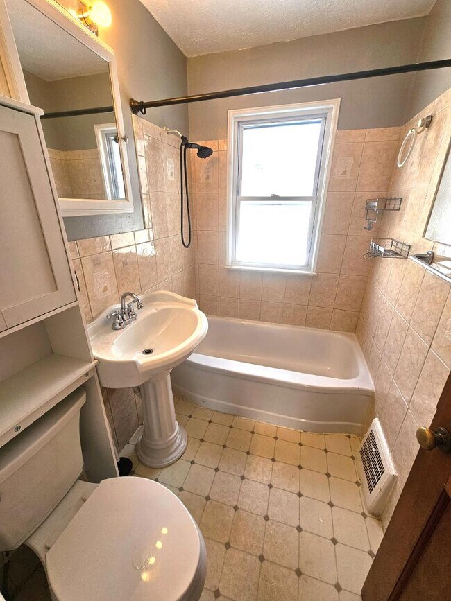 Building Photo - 18413 Lewis Dr