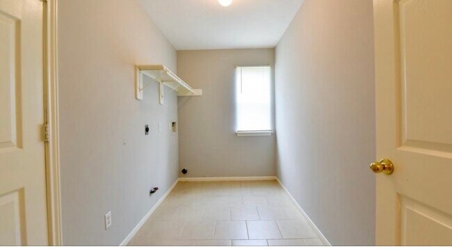 Building Photo - 4742 Stoney Point Ct