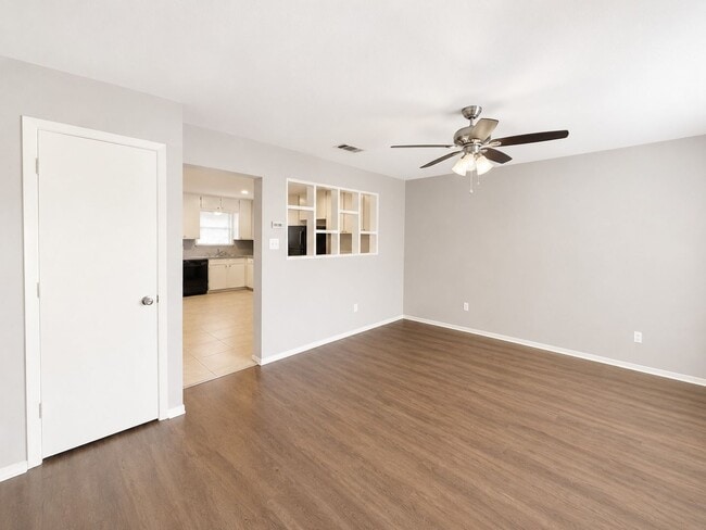 Building Photo - 509 S Beverly St