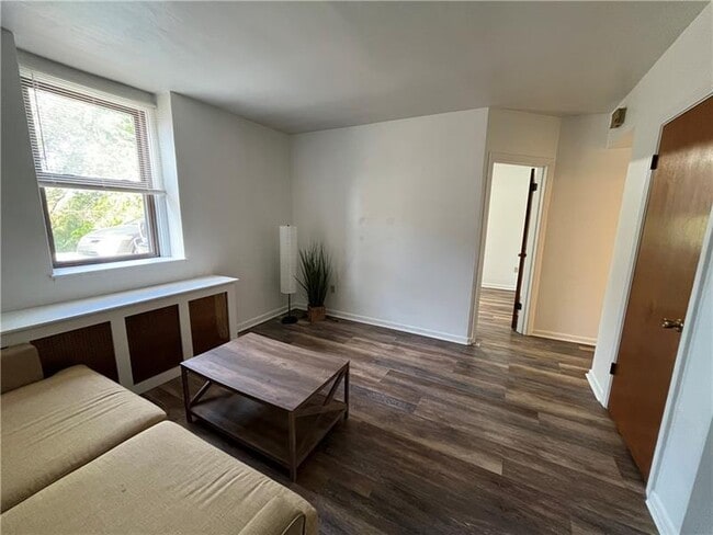 Building Photo - 1601 Hillsdale Ave