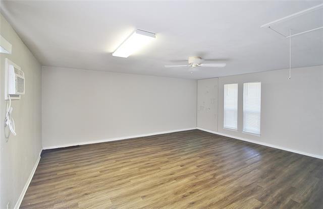 Building Photo - 4219 Oak Arbor Dr