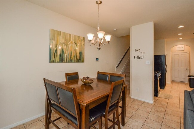 Building Photo - 6038 Wesley Manor Ct