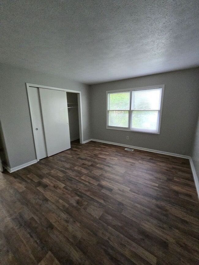 Building Photo - Two Bedroom Duplex in Lawrence Township ne...