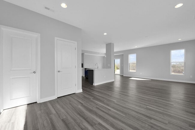 Building Photo - 5491 Fawnsbury Ct