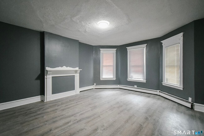 Building Photo - 122 Hungerford St