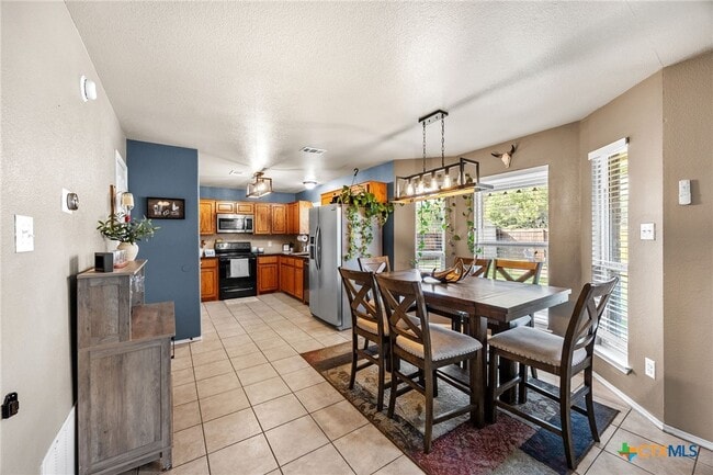 Building Photo - 4103 Dewitt County Ct