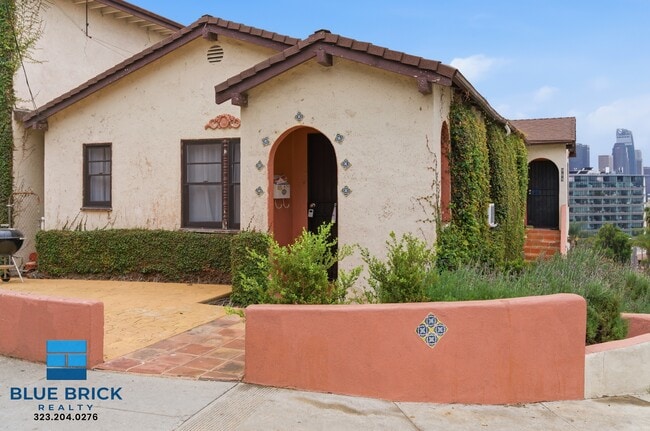 Building Photo - 1114 Figueroa Terrace