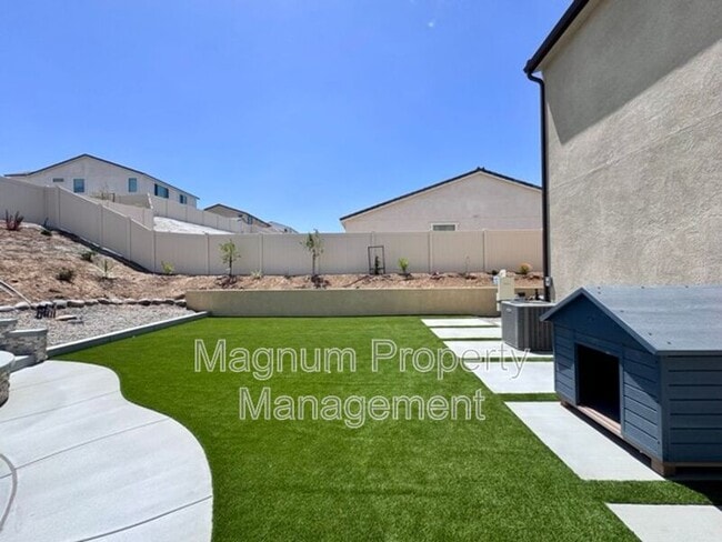 Building Photo - 25181 Desert Sage Dr