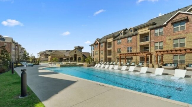 Building Photo - 1633 Greenridge Dr