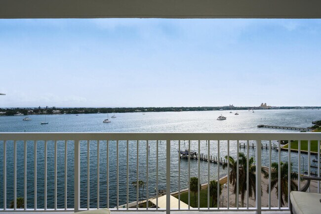 Primary Photo - 2600 N Flagler Dr