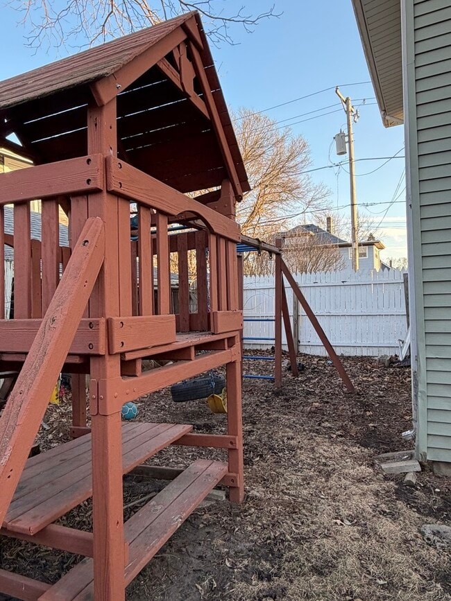 Building Photo - 349 W Illinois Ave