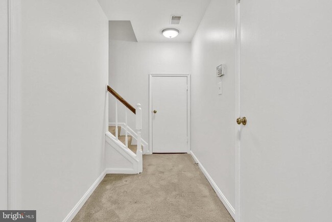 Building Photo - 7413 Salford Ct