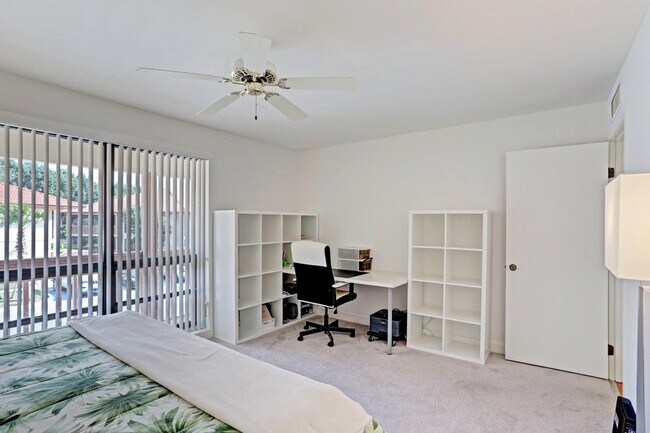 Building Photo - 318 Brackenwood Cir