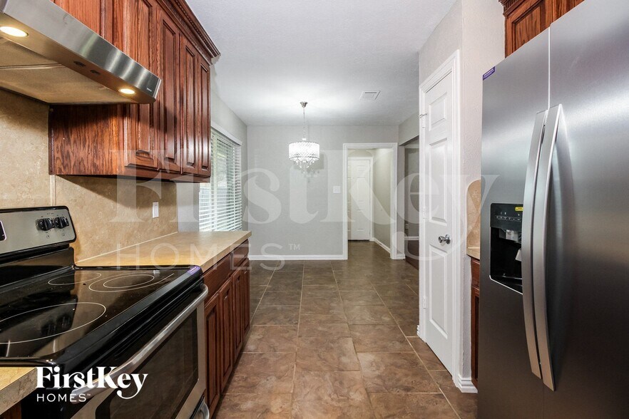 Building Photo - 1909 Big Sky Dr