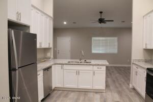 Building Photo - 1320 Lilly Ln