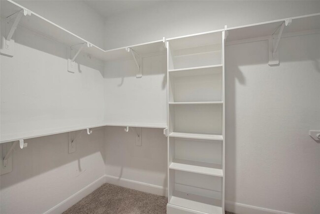 Building Photo - 8415 Mclean St