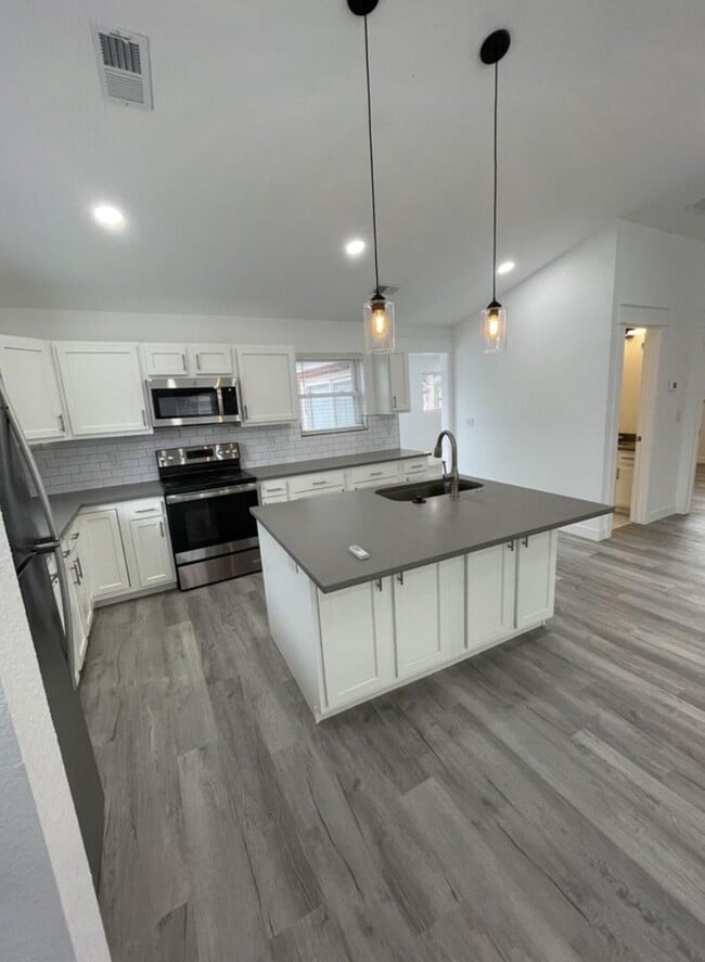 Building Photo - Charming Olde Town Arvada Home!