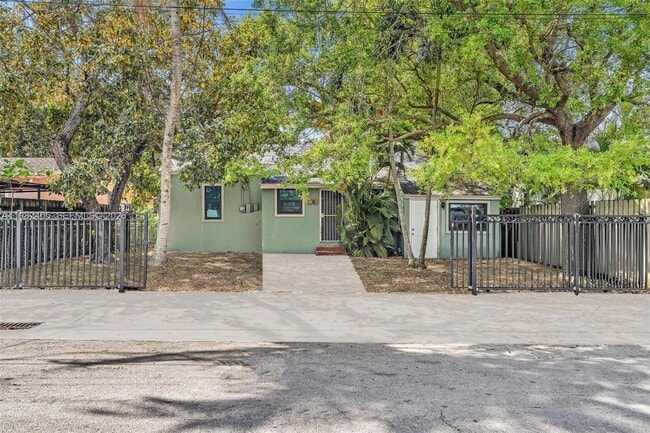 Building Photo - 118 NW 44th St