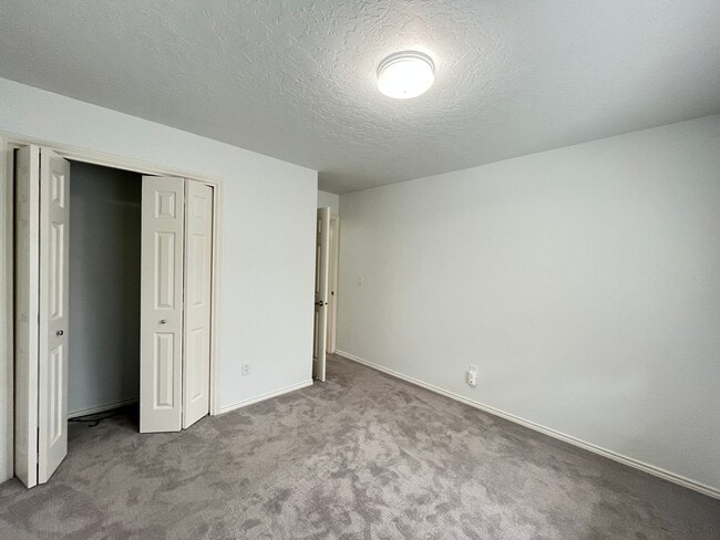 Building Photo - Incredible Sexton Mountain/Murray Hills 4 bed, 3 bath Home! + HUGE BONUS ROOM! Fenced Yard, updat...