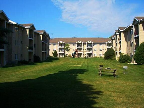 Building Photo - Evergreen Square Apartments