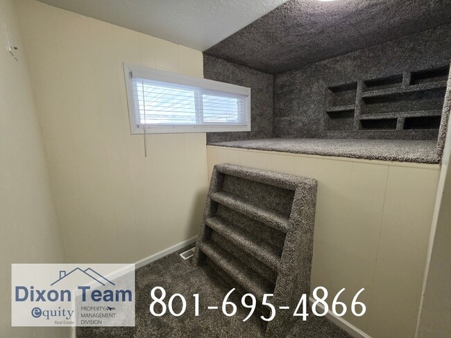 Building Photo - 44 E 150 N