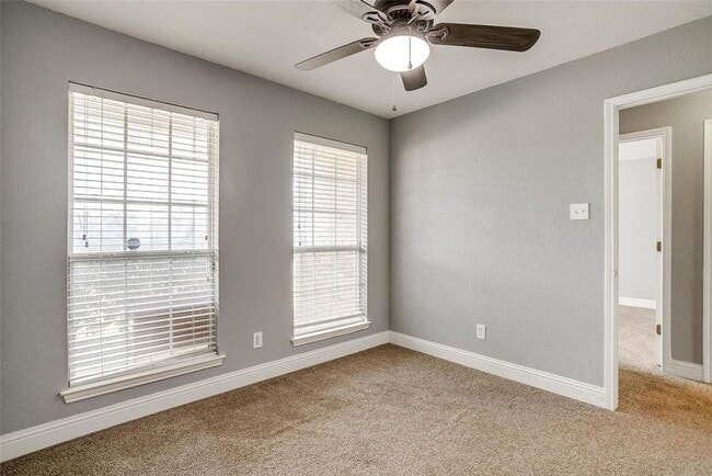 Building Photo - 578 Tanglewood Dr