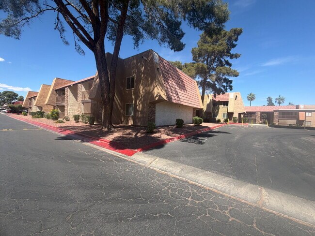 Building Photo - Las Vegas Guard-Gated Condo for Rent | Bella Vita Community | 1 Bedroom Upstairs Unit