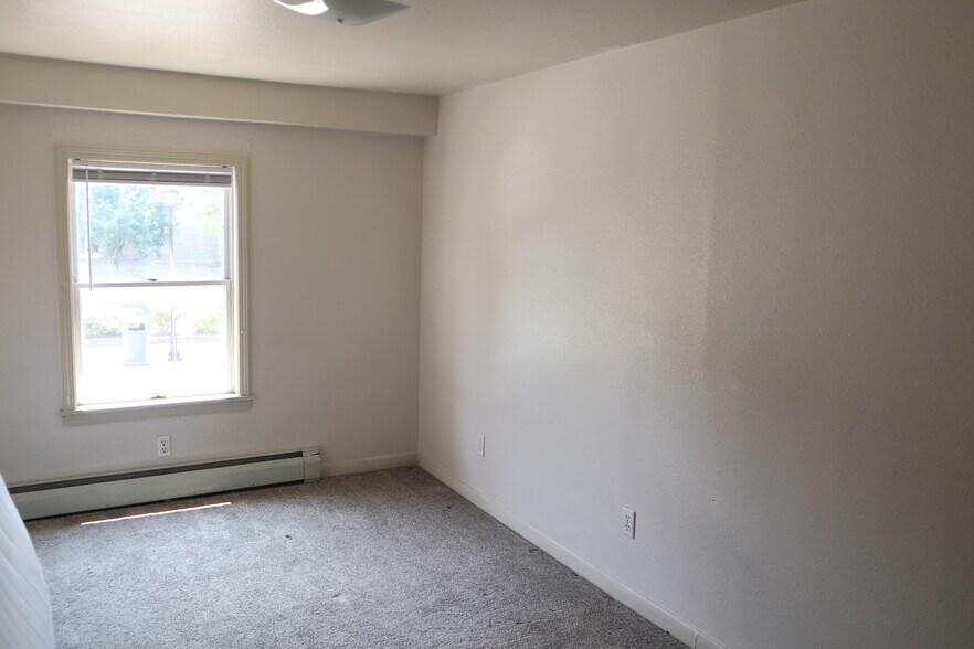 Building Photo - 228 3rd St
