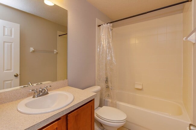 Building Photo - Spacious 4-Bedroom, 2.5-Bathroom Townhome with Modern Finishes and Community Amenities!