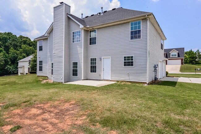 Building Photo - 657 Howell Dr