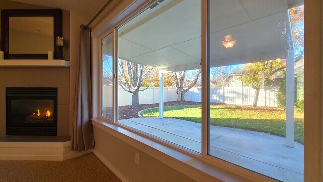 Building Photo - 2130 Strauss Ct E