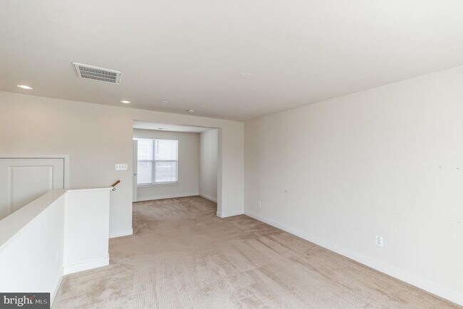 Building Photo - 12167 Waveland St