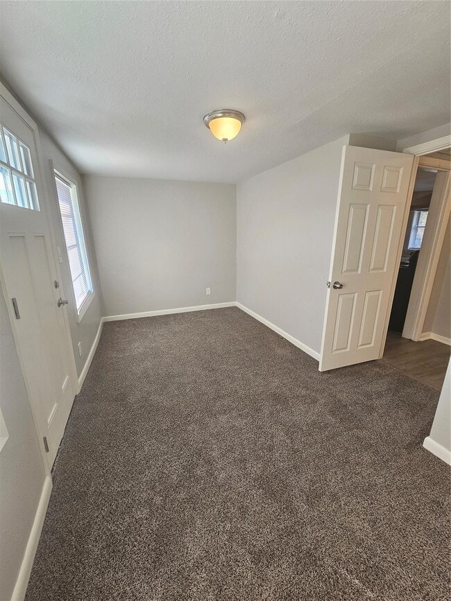 Building Photo - 2919 Letulle Ave