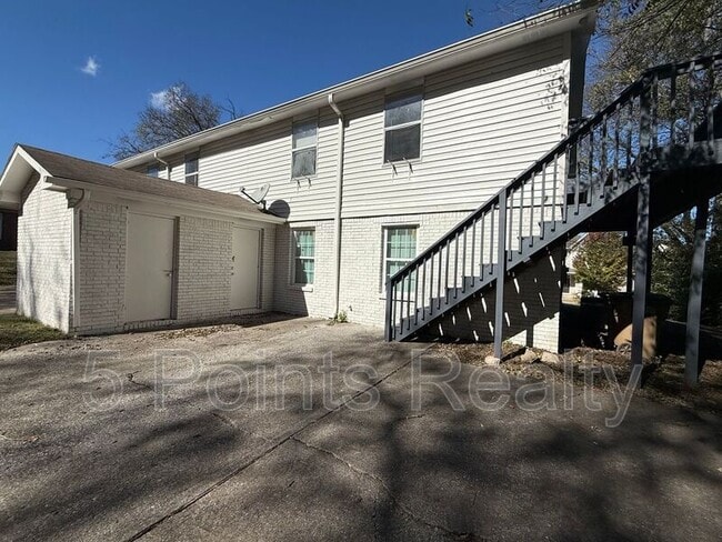 Building Photo - 308 Prince Ave