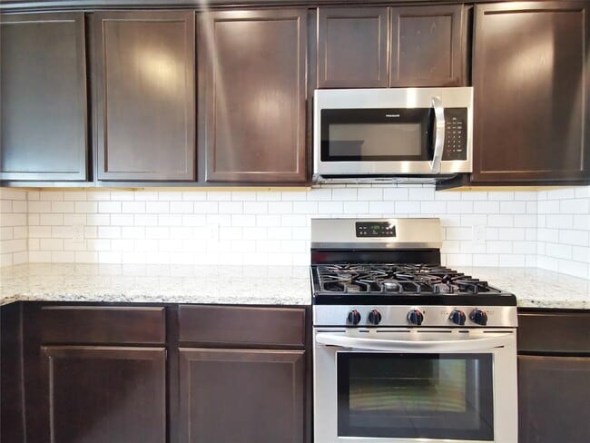 Building Photo - 3026 Darlington Ct
