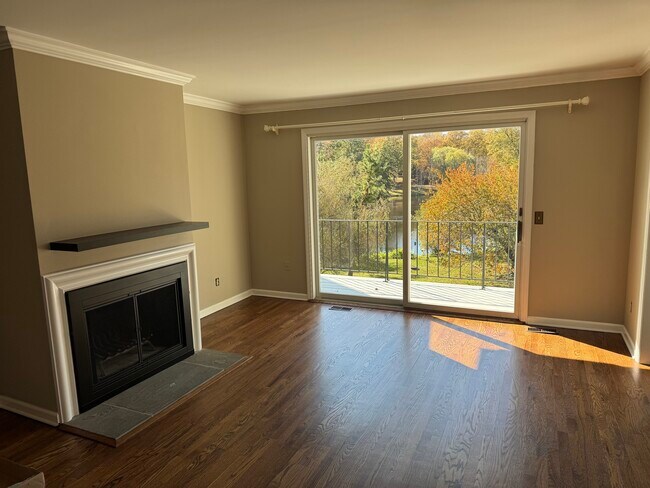 Building Photo - 193 Park St