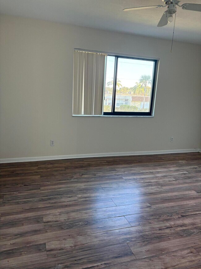 Building Photo - 5106 Pier Dr