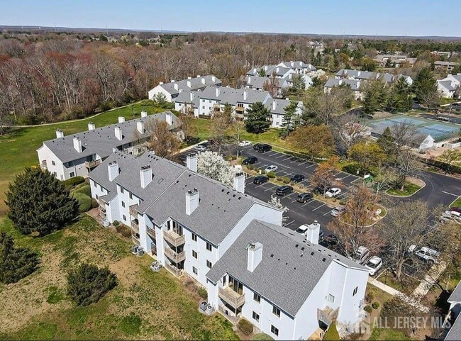 Building Photo - 1010 Aspen Dr