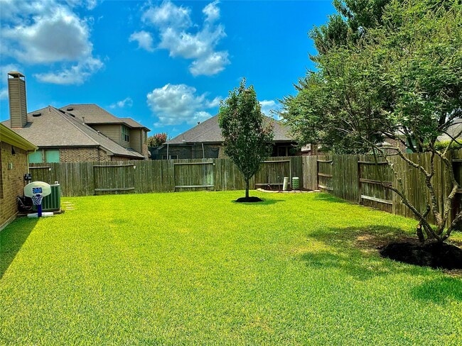 Building Photo - 28251 Chalet Park Dr