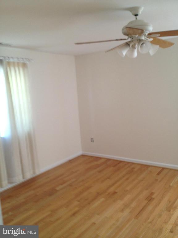 Building Photo - 7017 Murray Ln