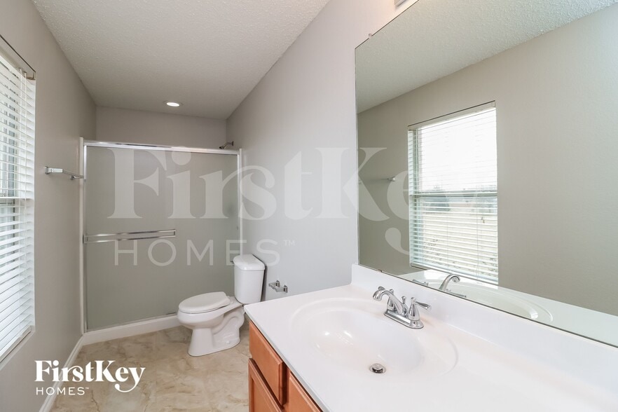 Building Photo - 6200 Winnebago Ct